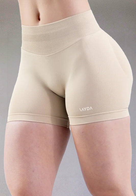 DIVIDE ESSENTIAL SHORTS SAND
